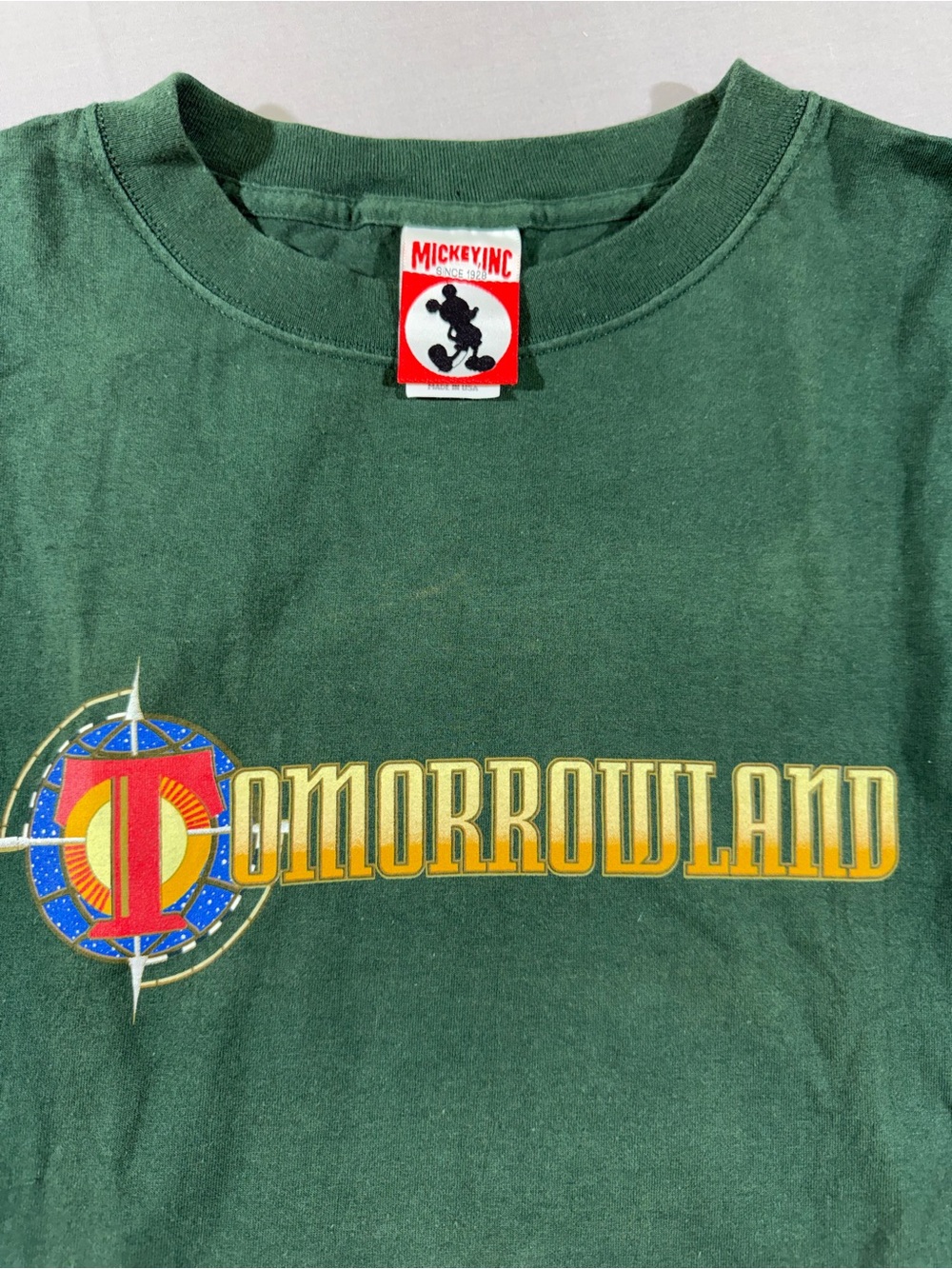 Vintage Disney 1998 Tomorrowland Forrest Green T-Shirt - Picture 3 of 8
